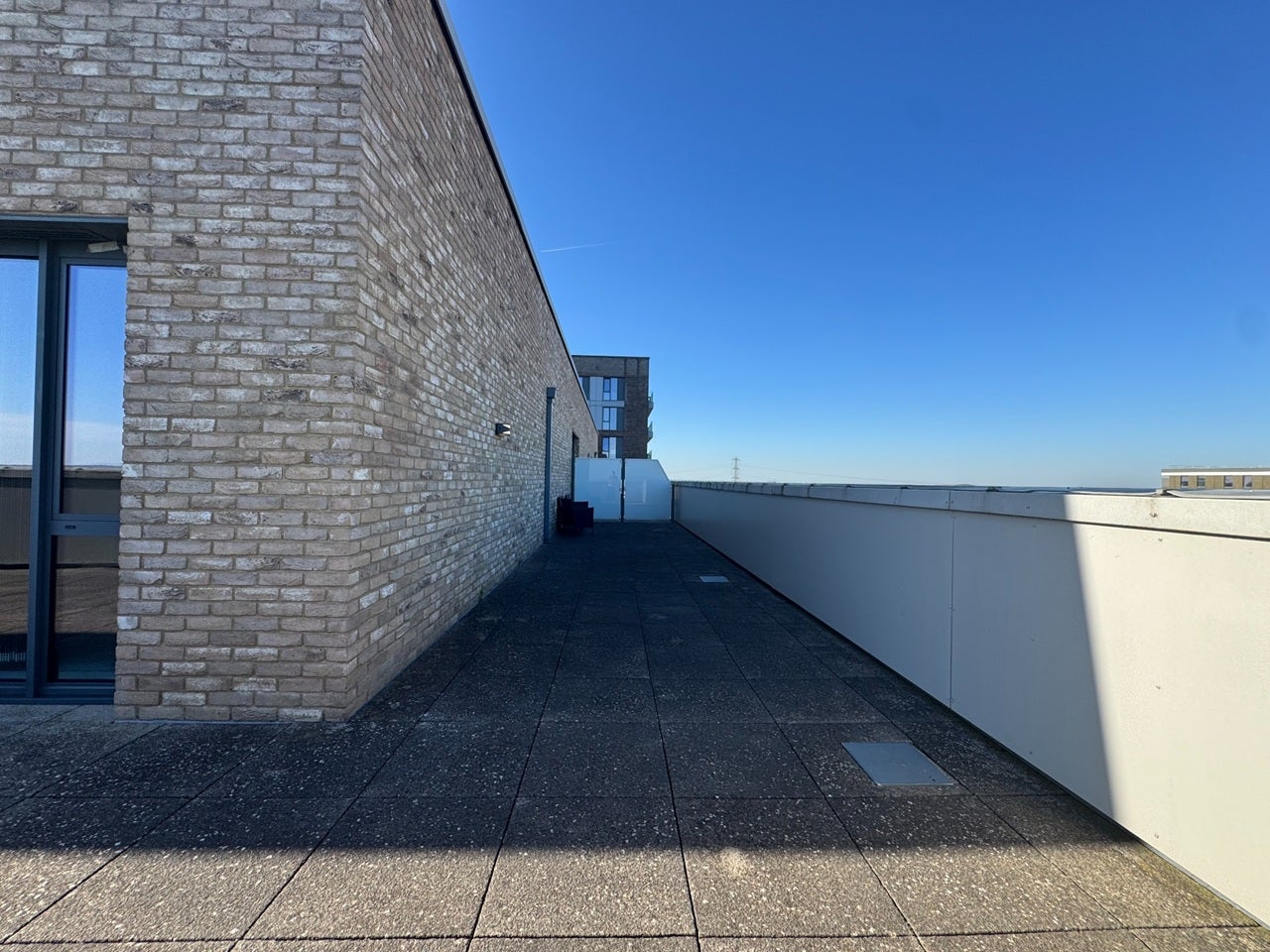 Flat Fairfield Avenue in Borough of Spelthorne