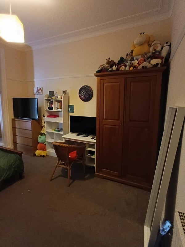 Room Novar Drive in Glasgow