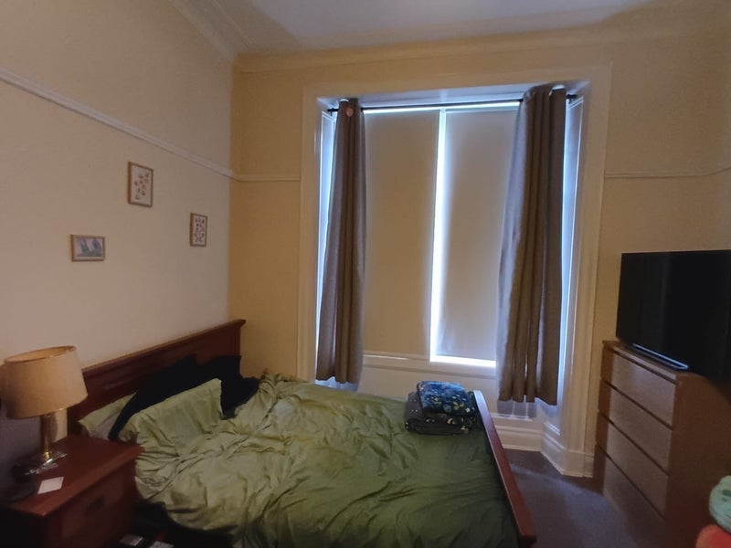 Room Novar Drive in Glasgow