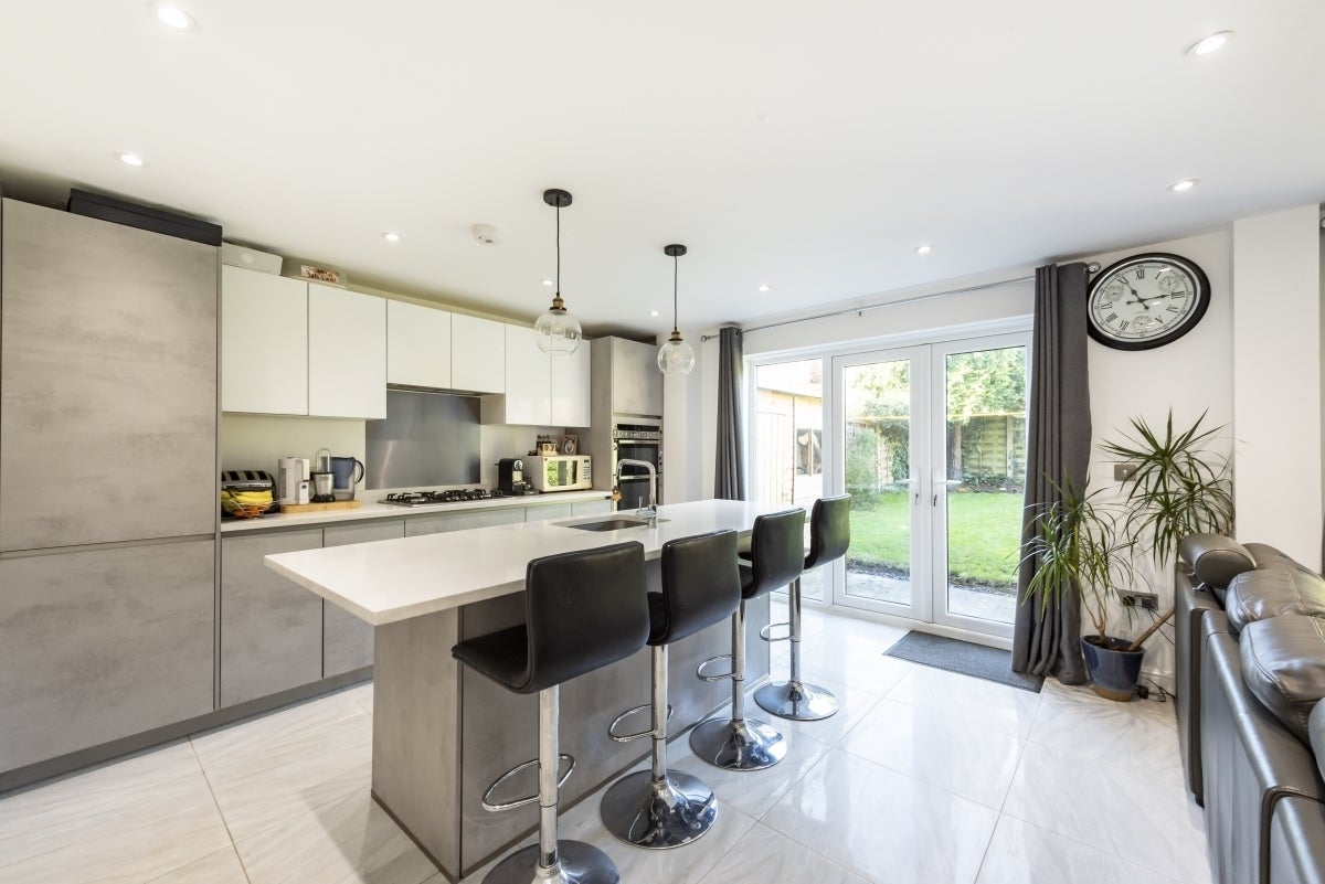 House Eastcote Drive in St Albans