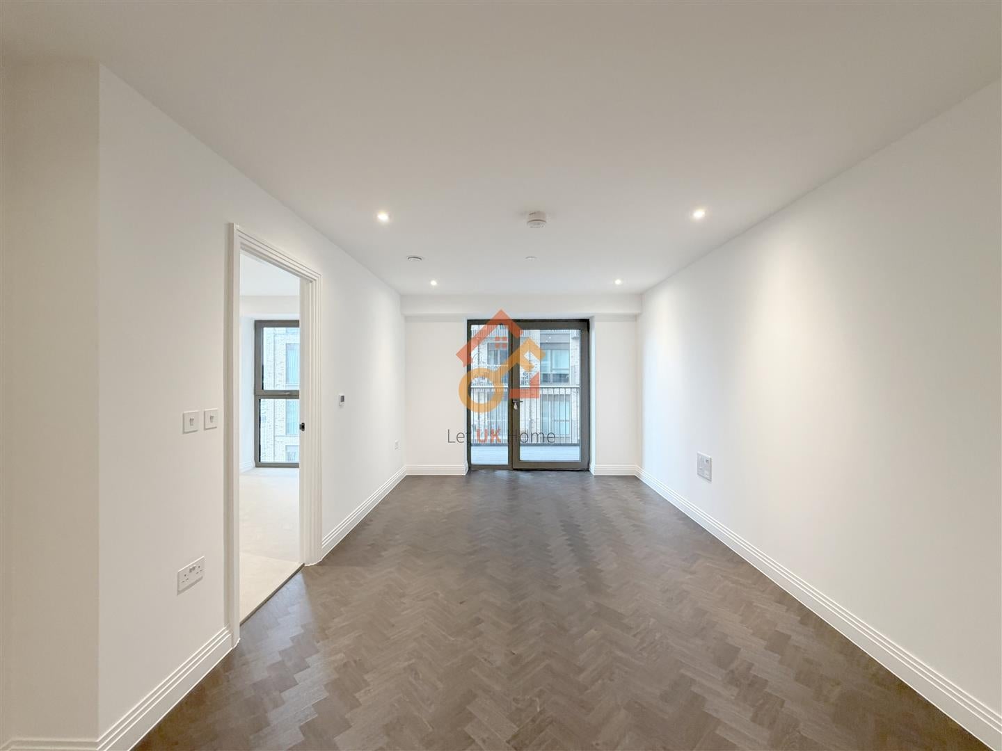 Flat Eden Place in Oxted