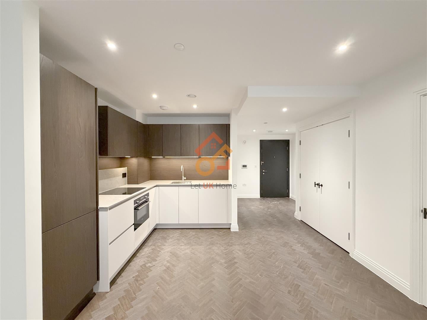 Flat Eden Place in Oxted