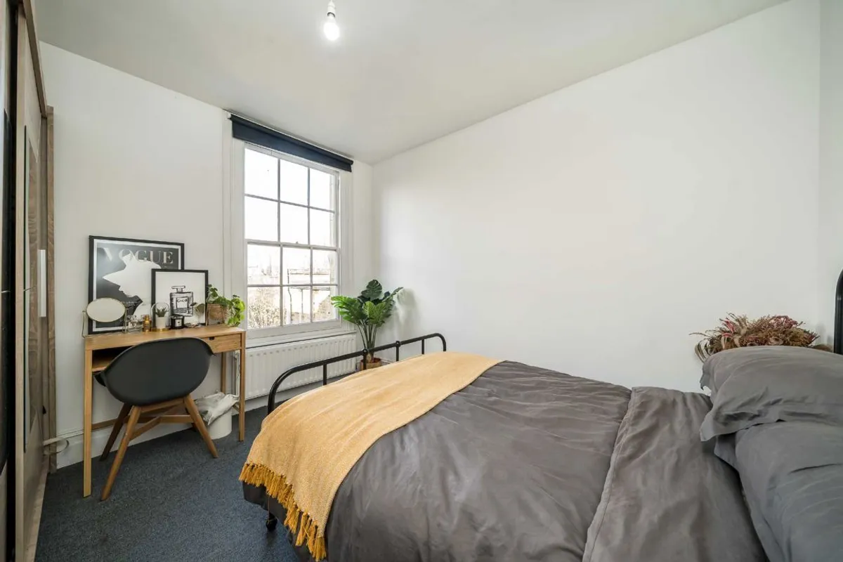 Flat Landor Road in Greater London
