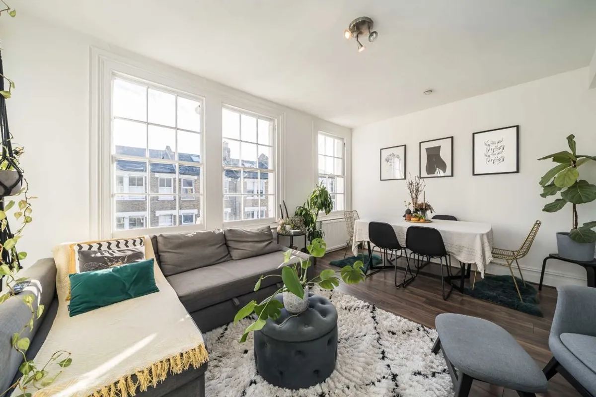 Flat Landor Road in Greater London