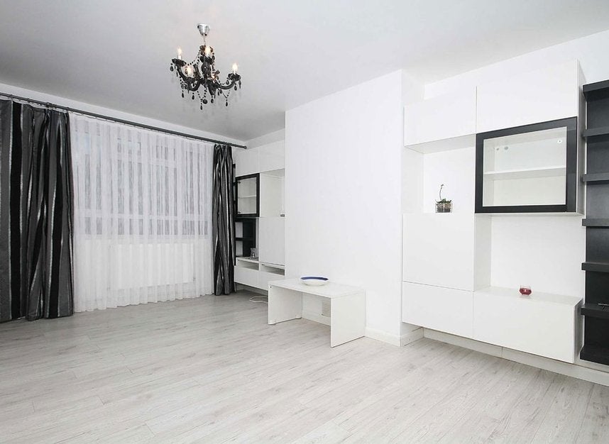 Flat Lancaster Court in Greater London