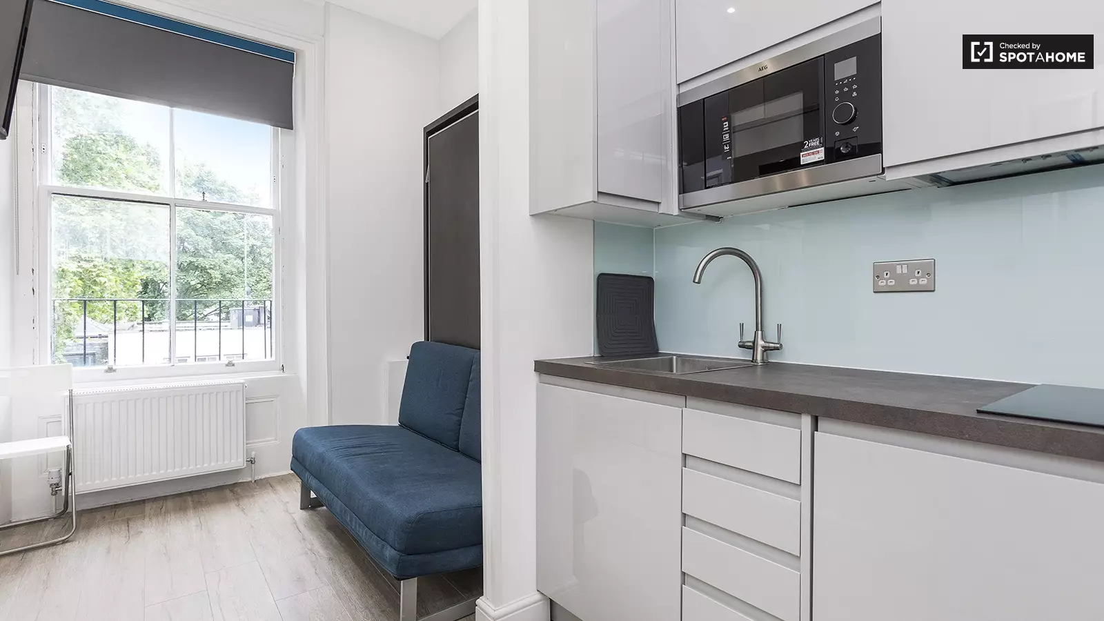 Flat Queensborough Terrace in City of Westminster