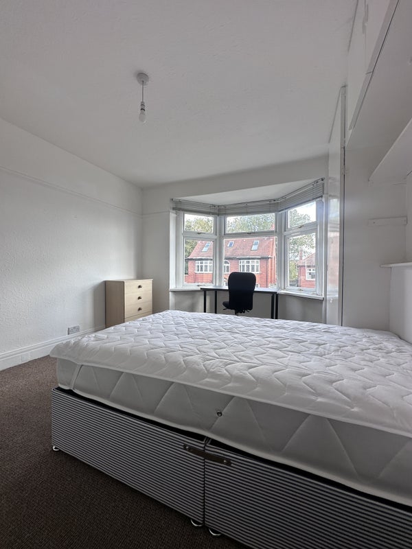 Room Dunholme Road in Newcastle upon Tyne