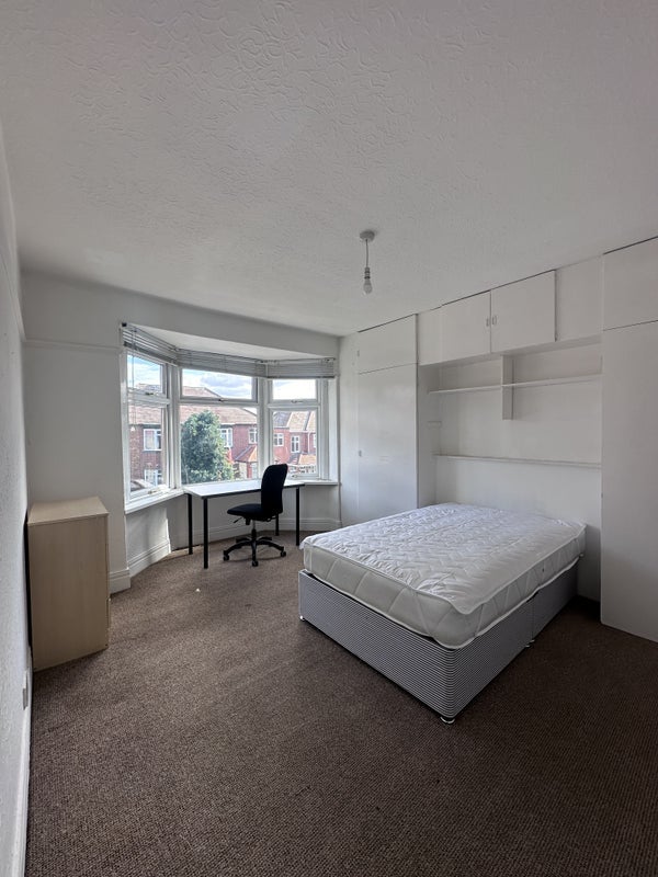 Room Dunholme Road in Newcastle upon Tyne