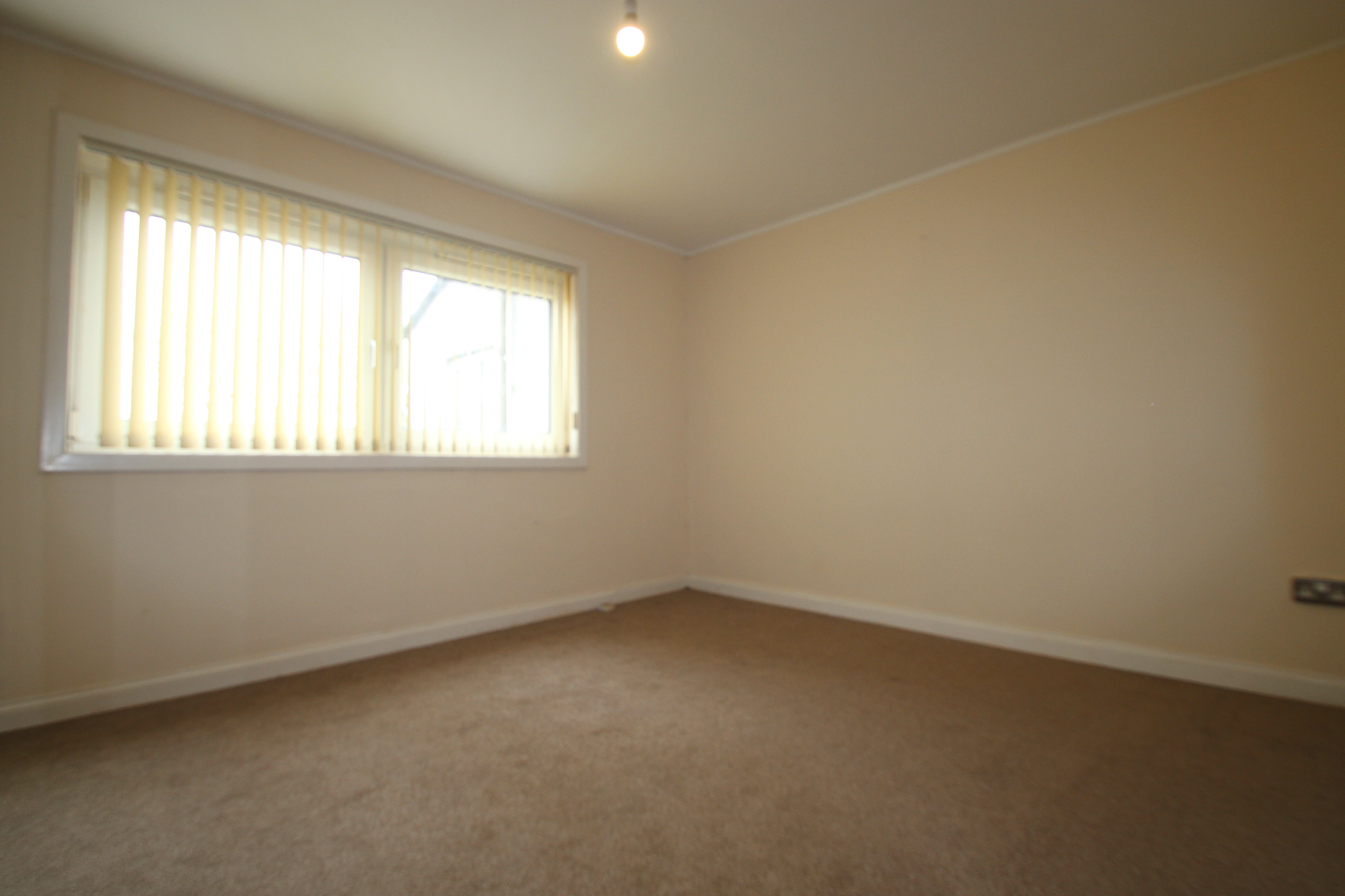 Flat Cedar Road in Cumbernauld