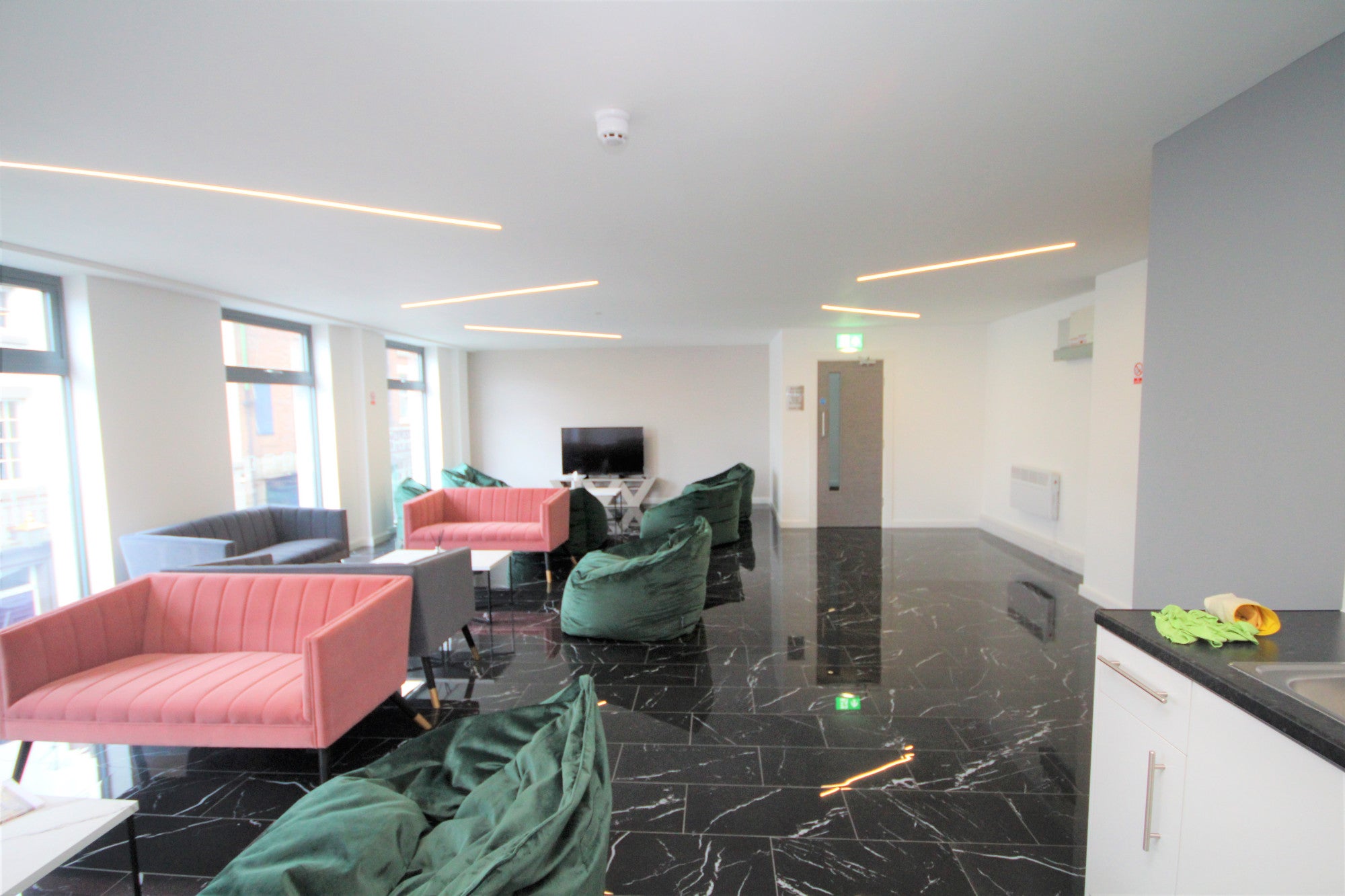 Flat Main Sprit Weind in Preston