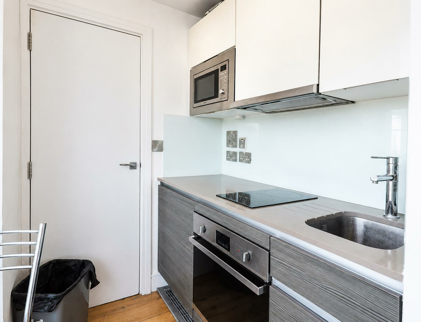 Flat Clayton Road in Greater London