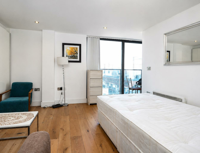 Flat Clayton Road in Greater London