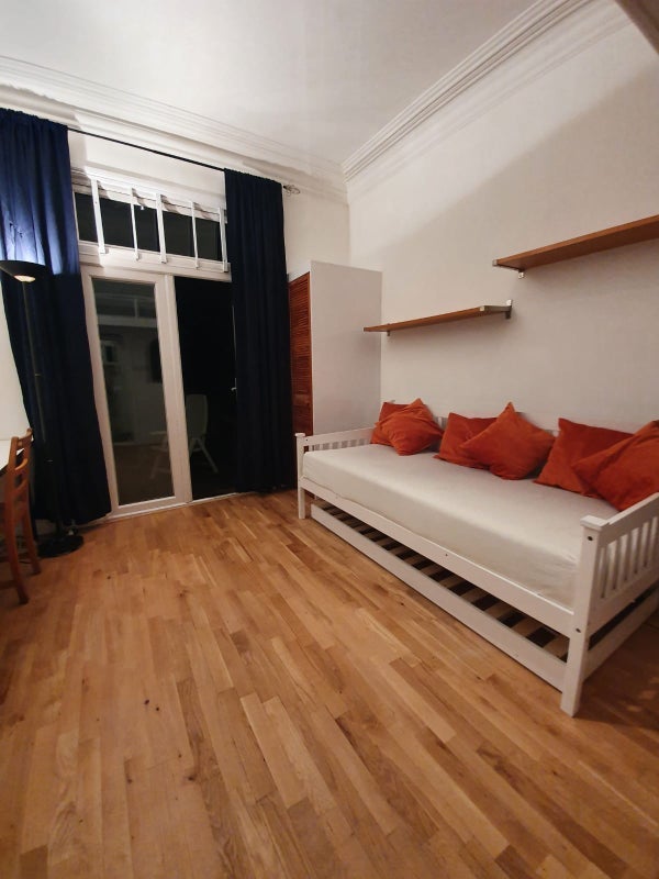 Room Woodgrange Avenue in Greater London