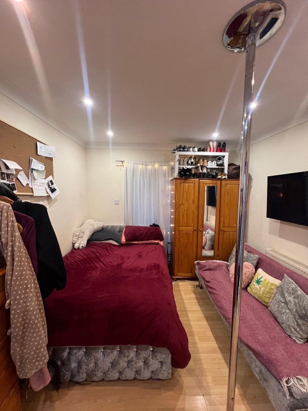Room Ashmore Road in City of Westminster