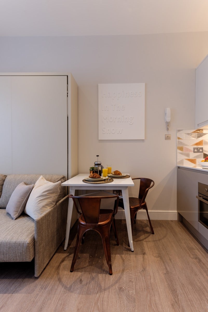 Flat Kingdon Road in London