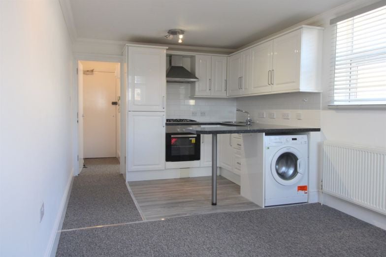 Flat Claremont Road in Seaford
