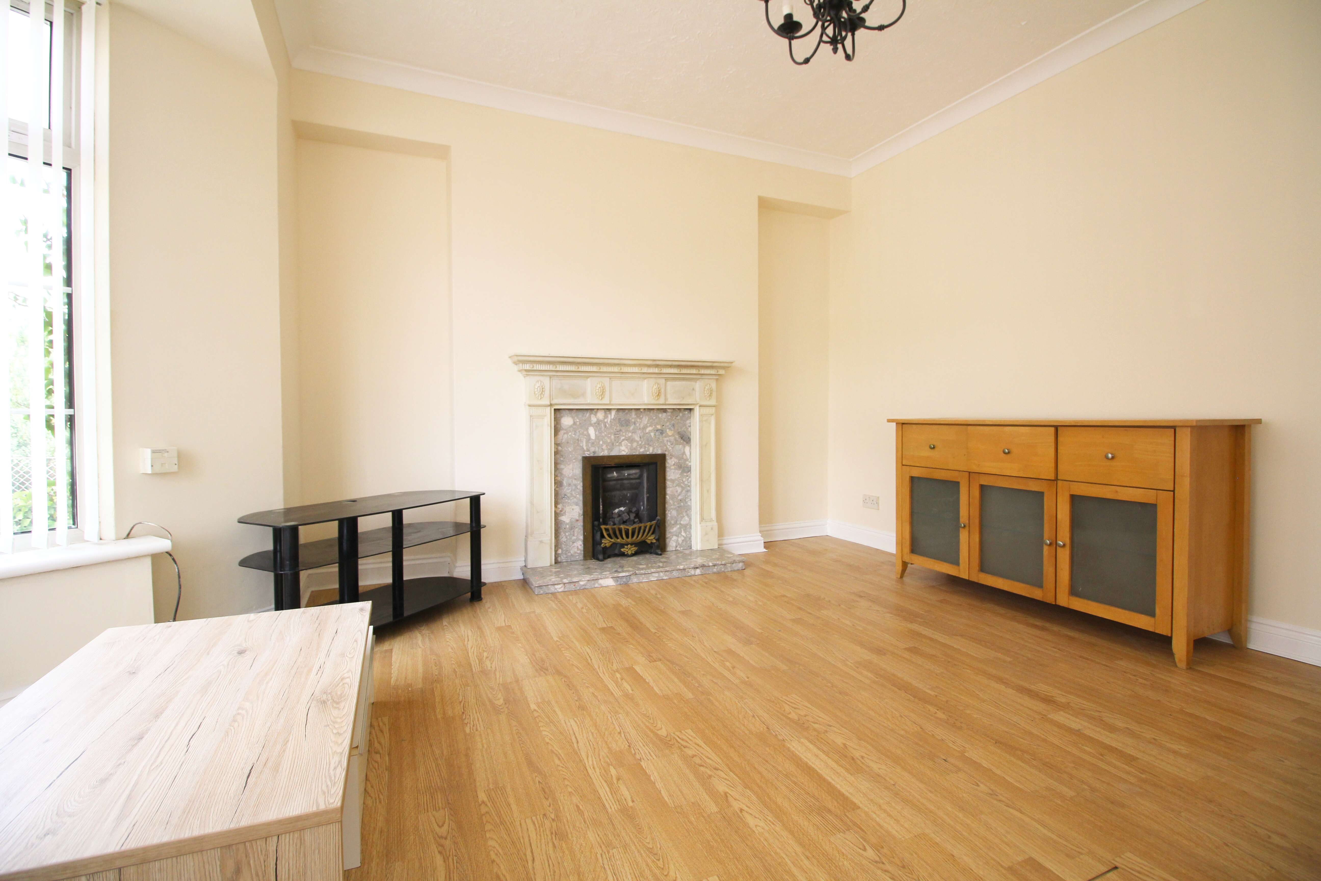 Flat Llantrisant Road in Pontyclun