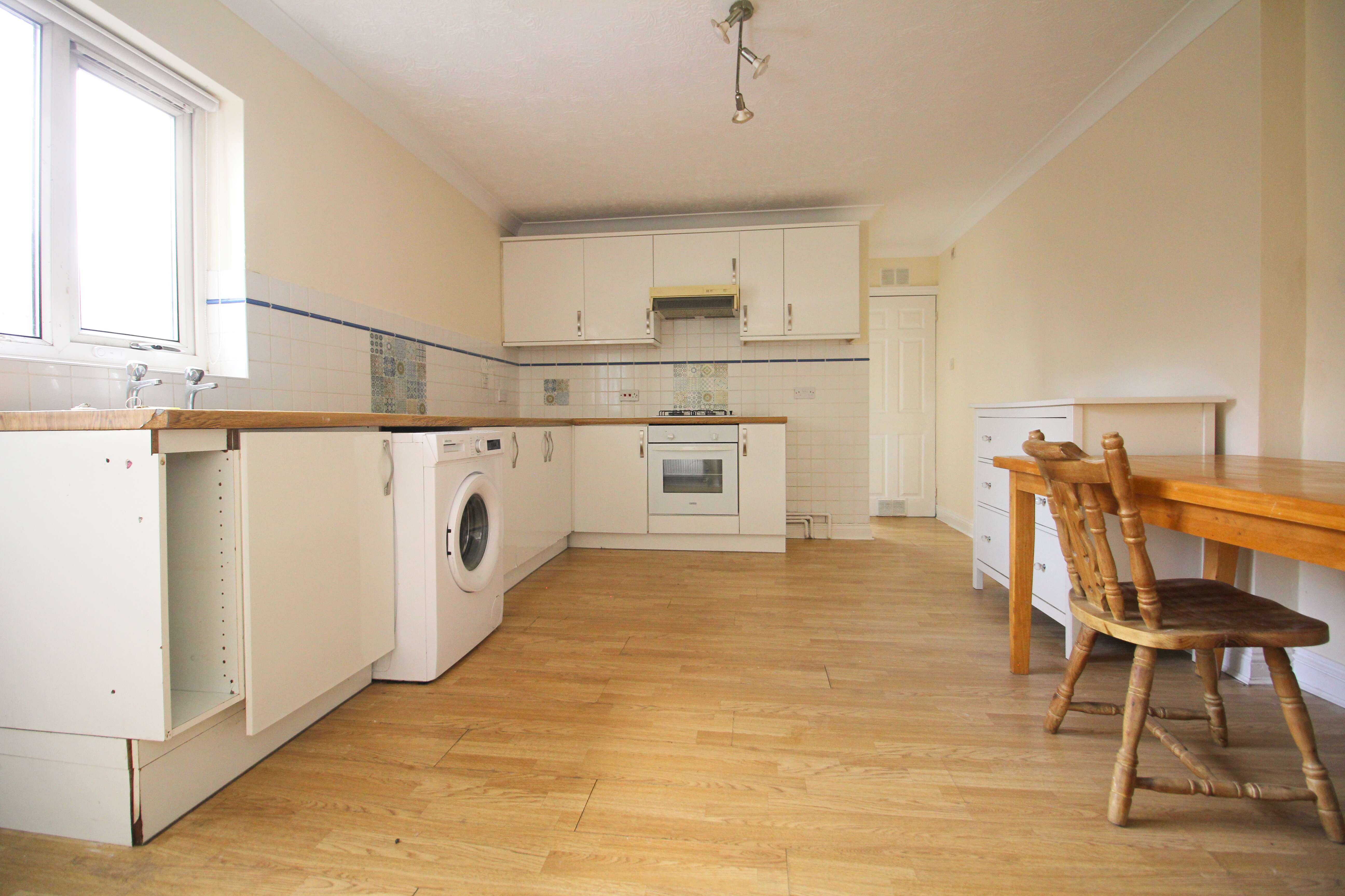 Flat Llantrisant Road in Pontyclun