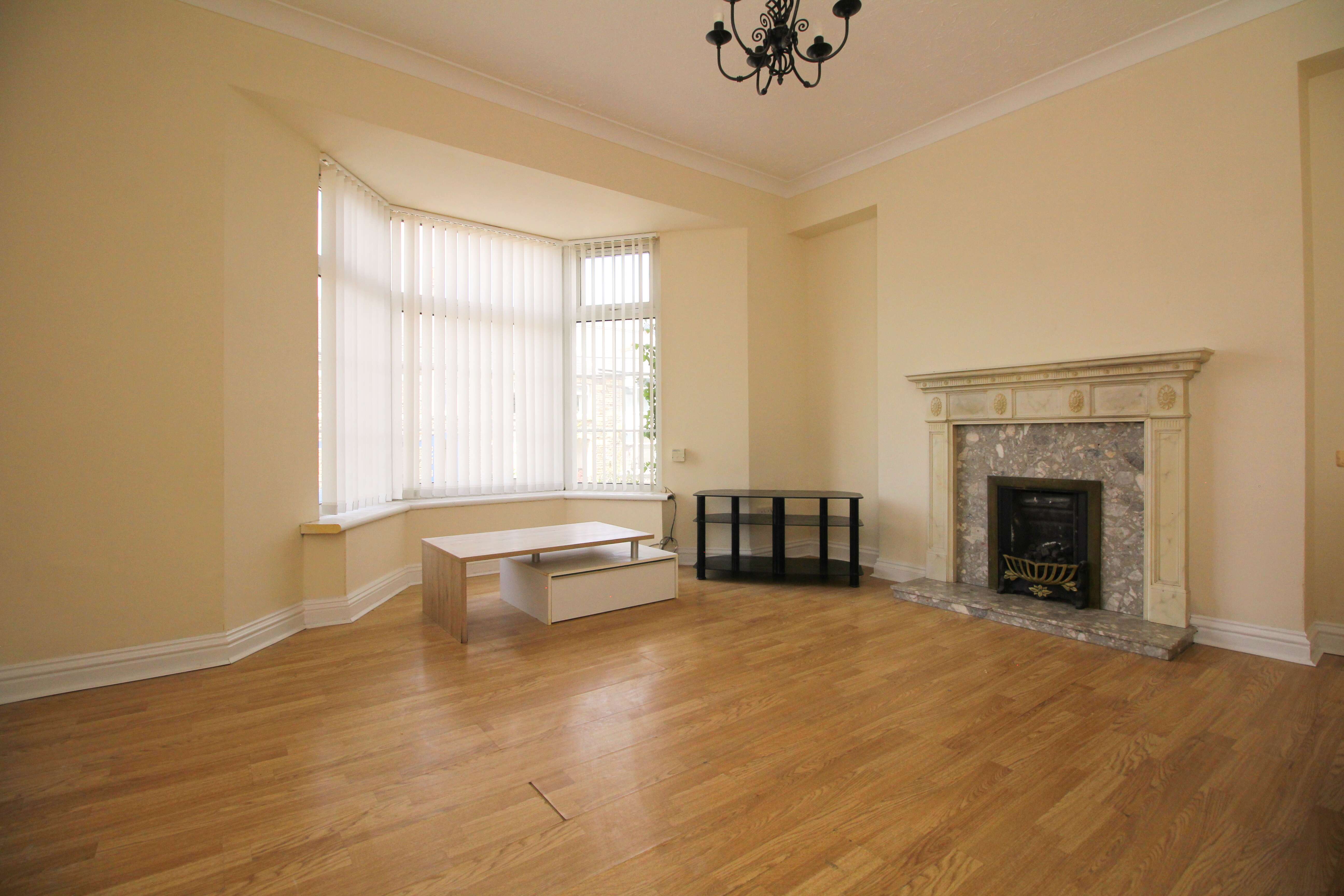 Flat Llantrisant Road in Pontyclun