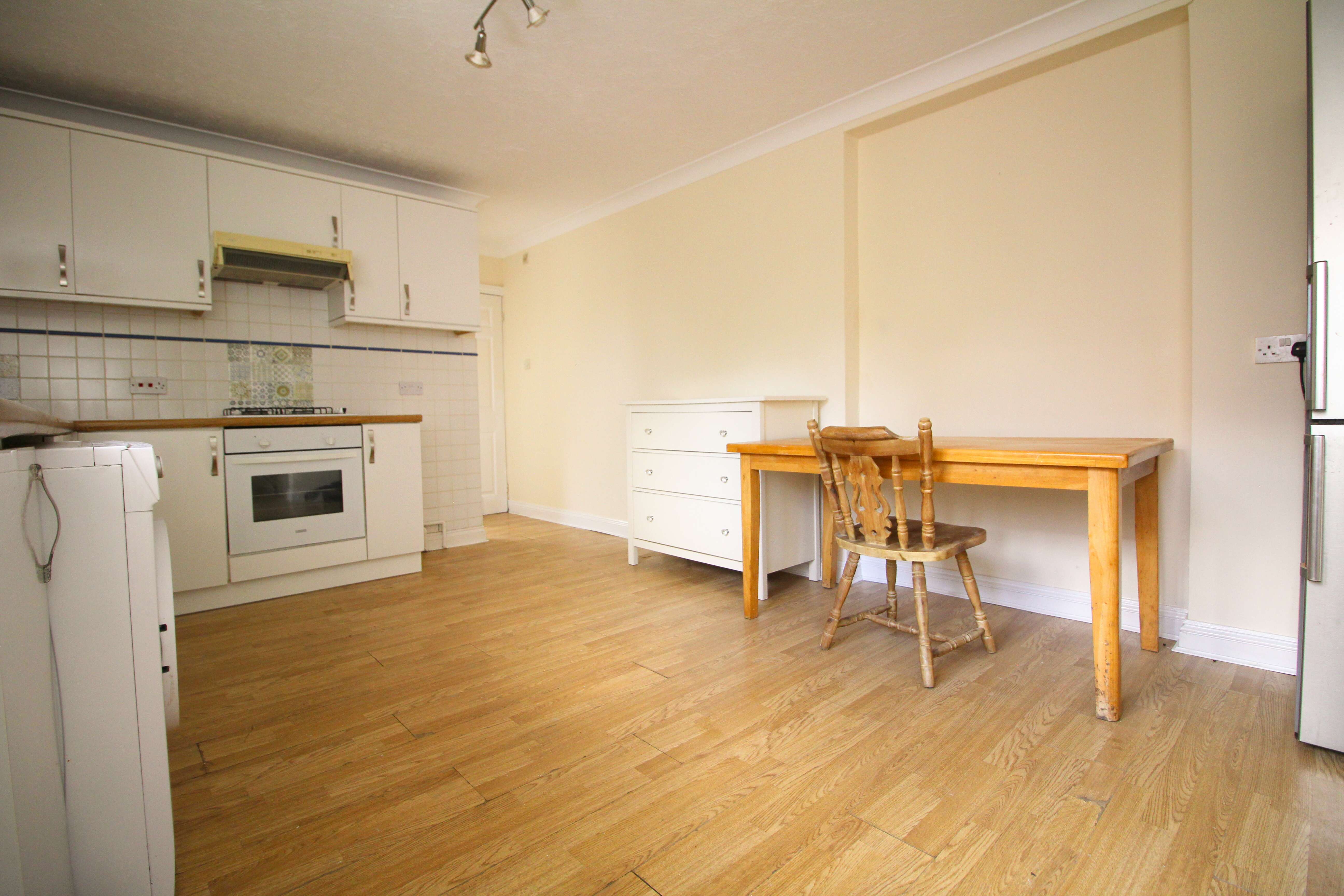 Flat Llantrisant Road in Pontyclun