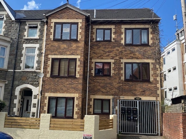 Flat Gold Street in Cardiff