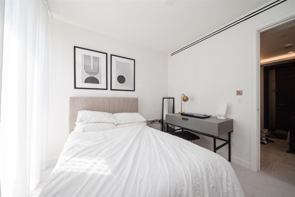 Flat Houghton Street in City of Westminster