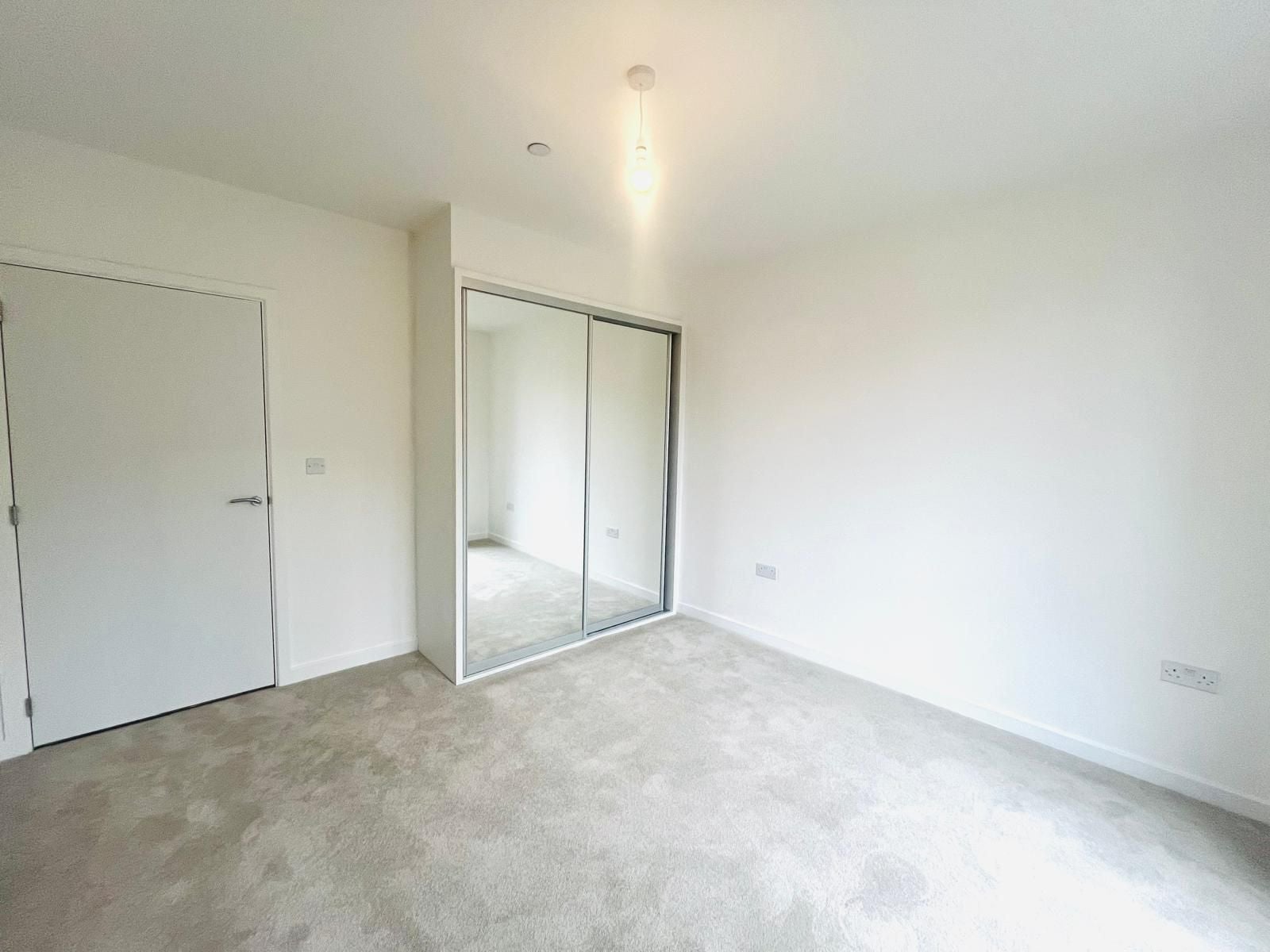 Flat Cranton Avenue in Greater London