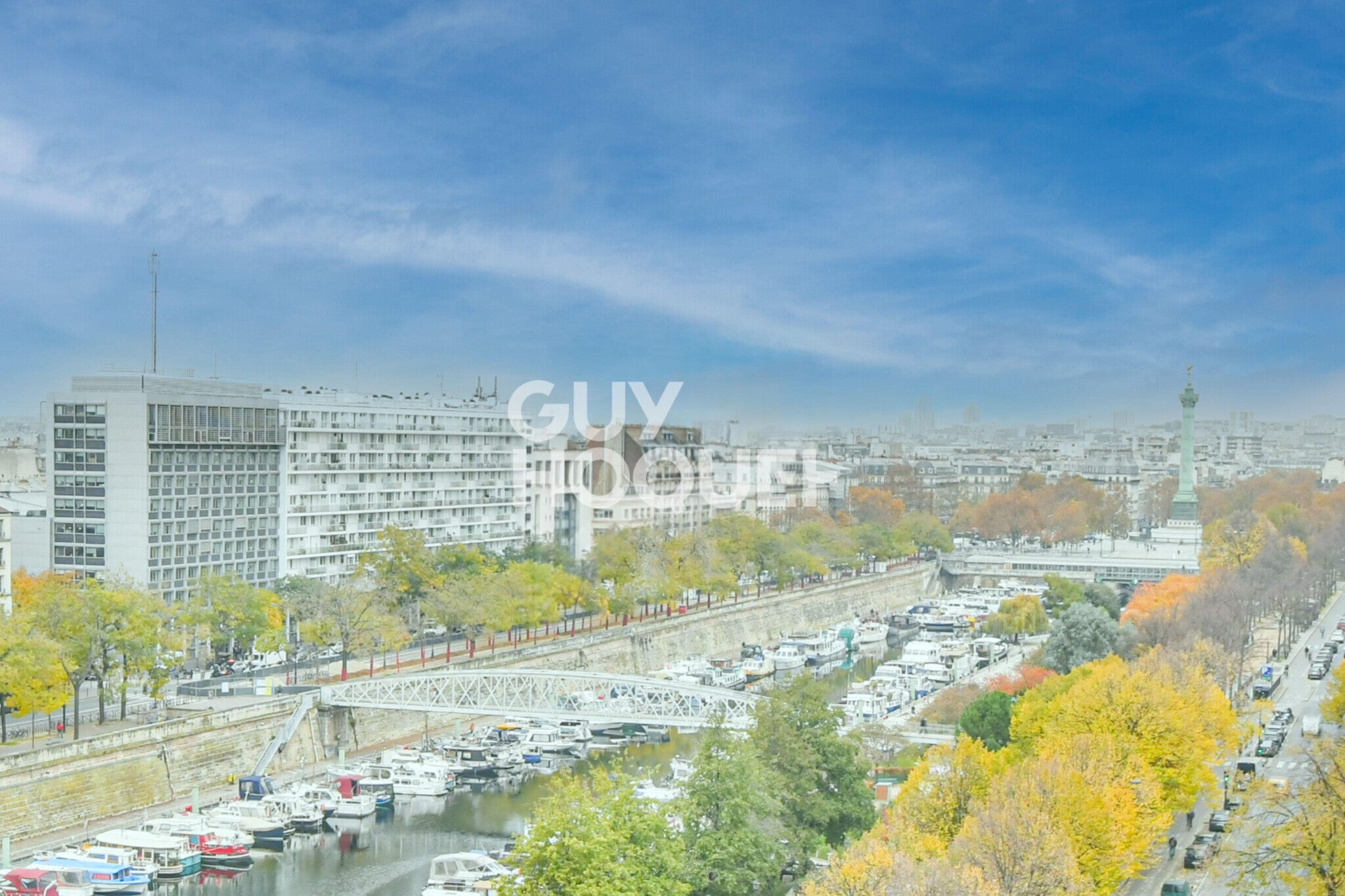 Flat Rue Traversière in Paris