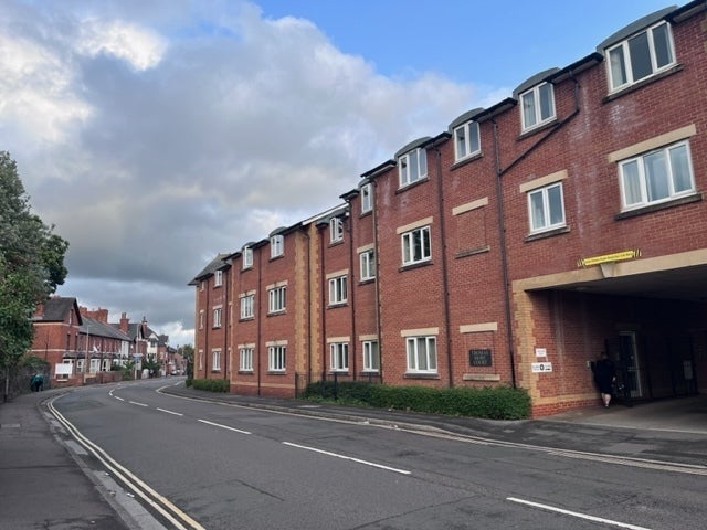 Flat Priory Avenue in Taunton
