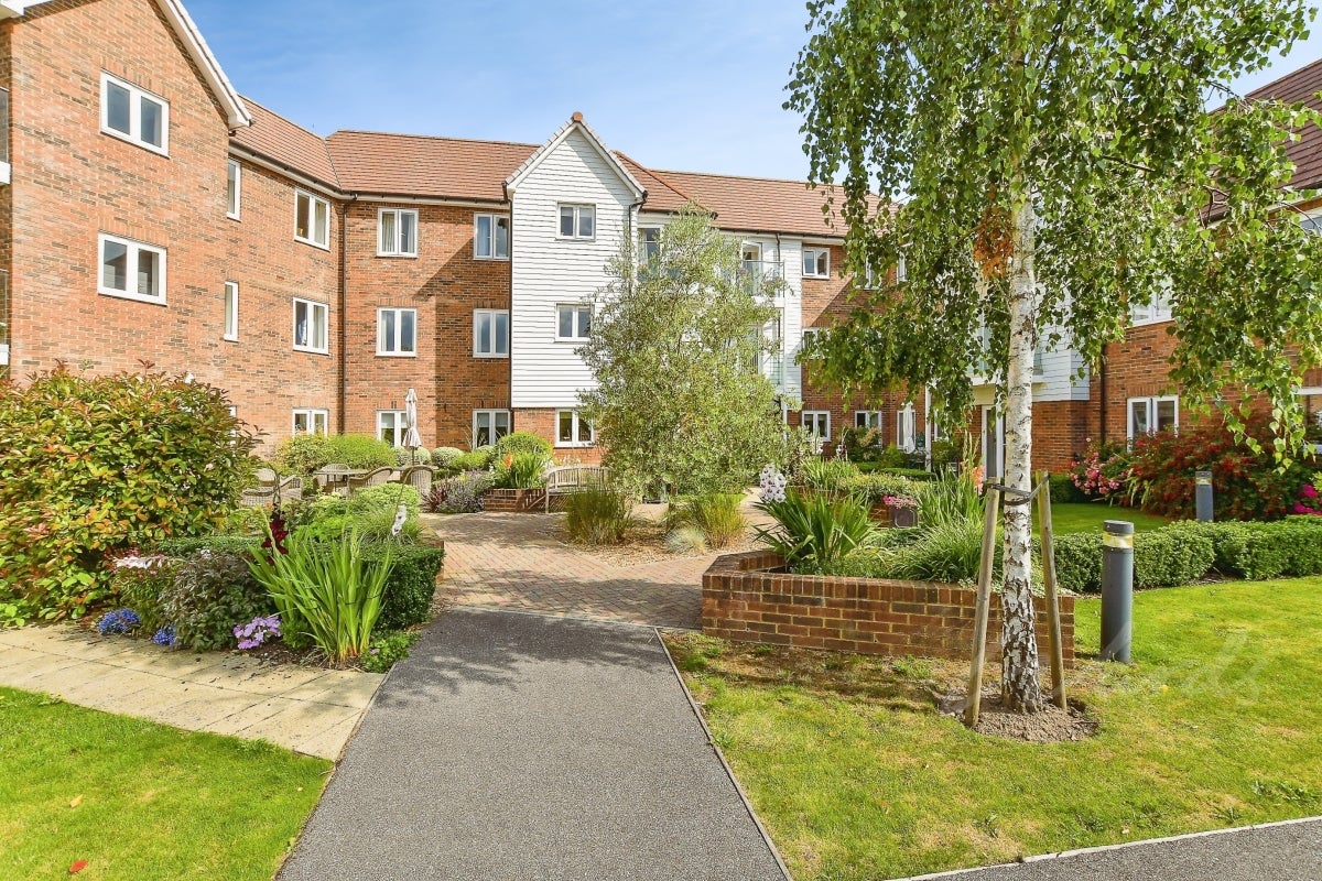 Flat Small Hythe Road in Tenterden