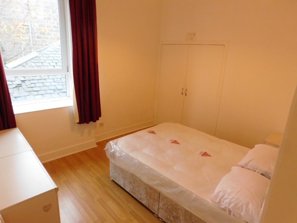 Room Urquhart Road in Aberdeen City