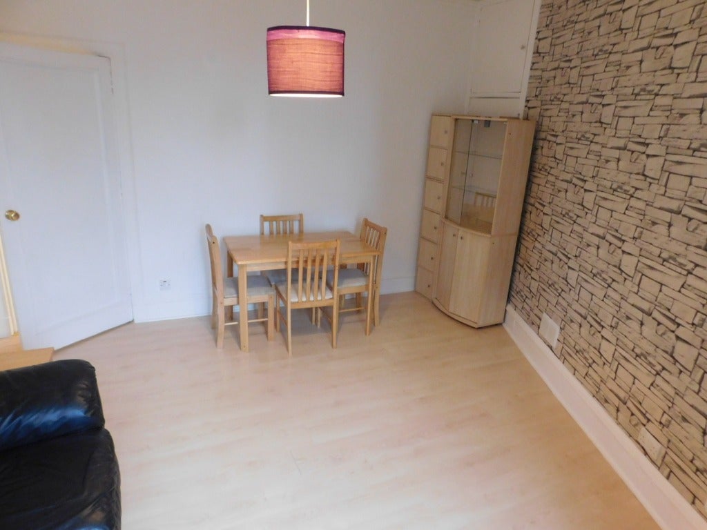 Room Urquhart Road in Aberdeen City