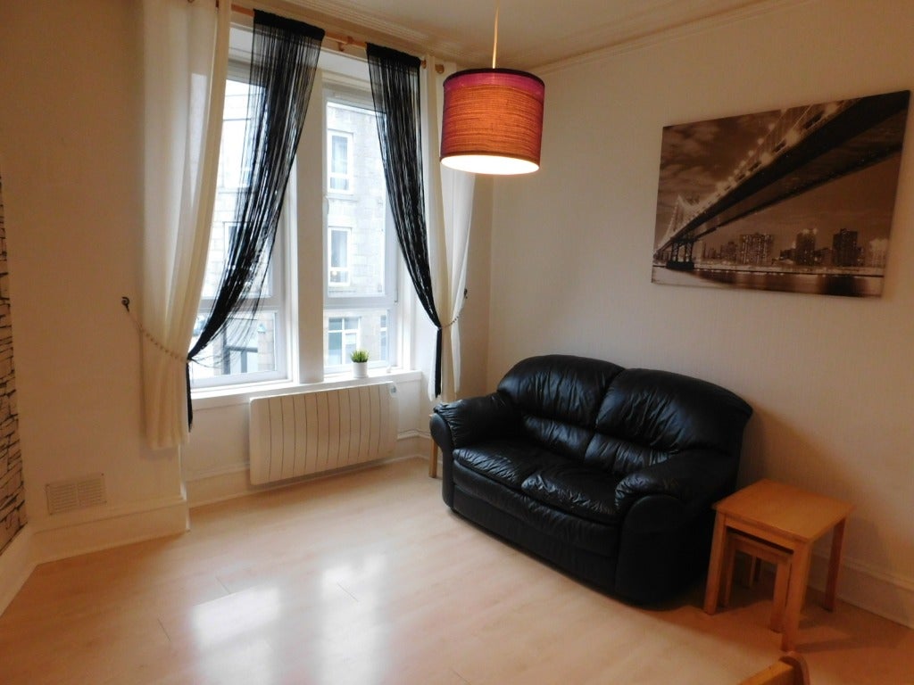 Room Urquhart Road in Aberdeen City