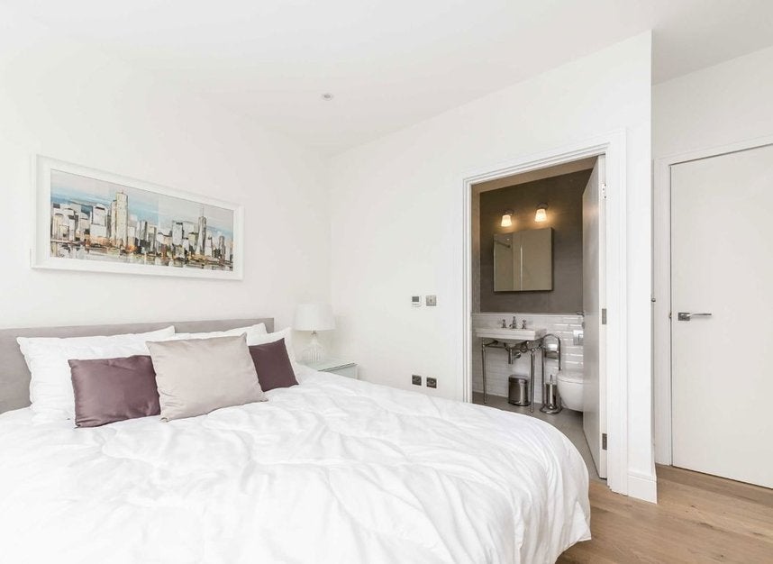 Flat Carlow Street in Greater London