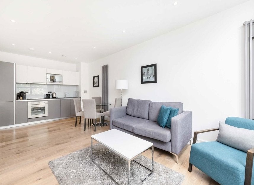 Flat Carlow Street in Greater London