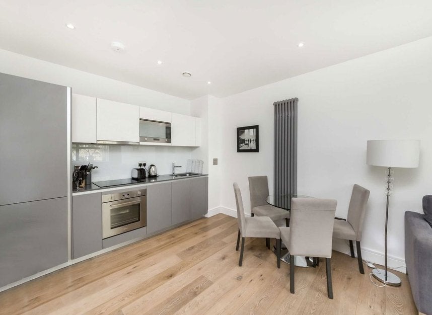 Flat Carlow Street in Greater London