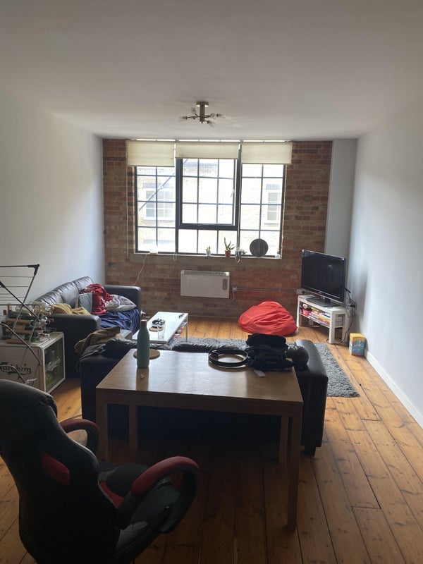 Room Back Church Lane in Greater London