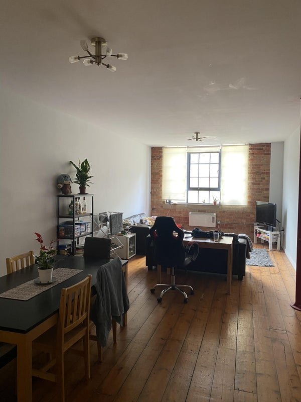 Room Back Church Lane in Greater London