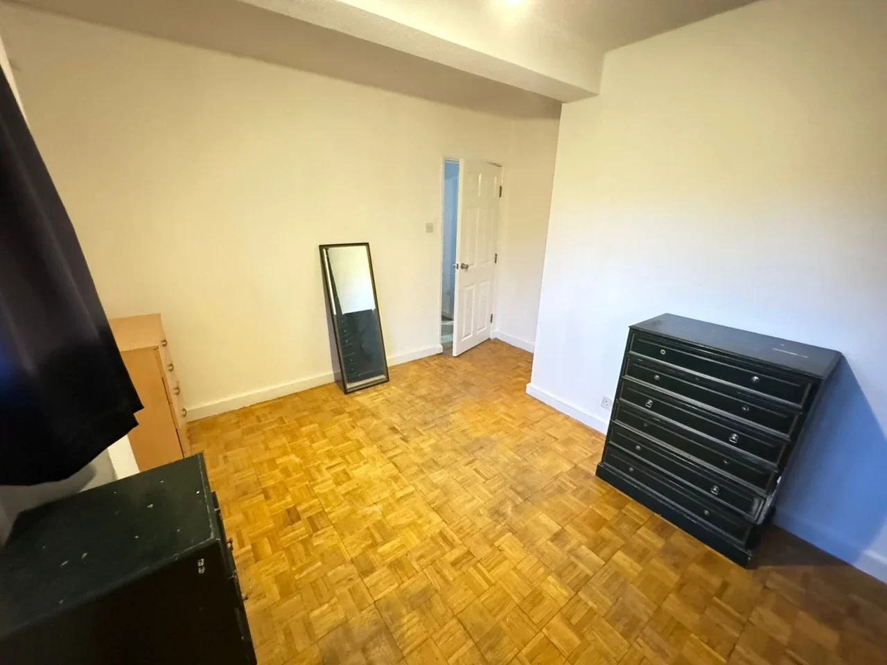 Flat Sidney Street in Greater London