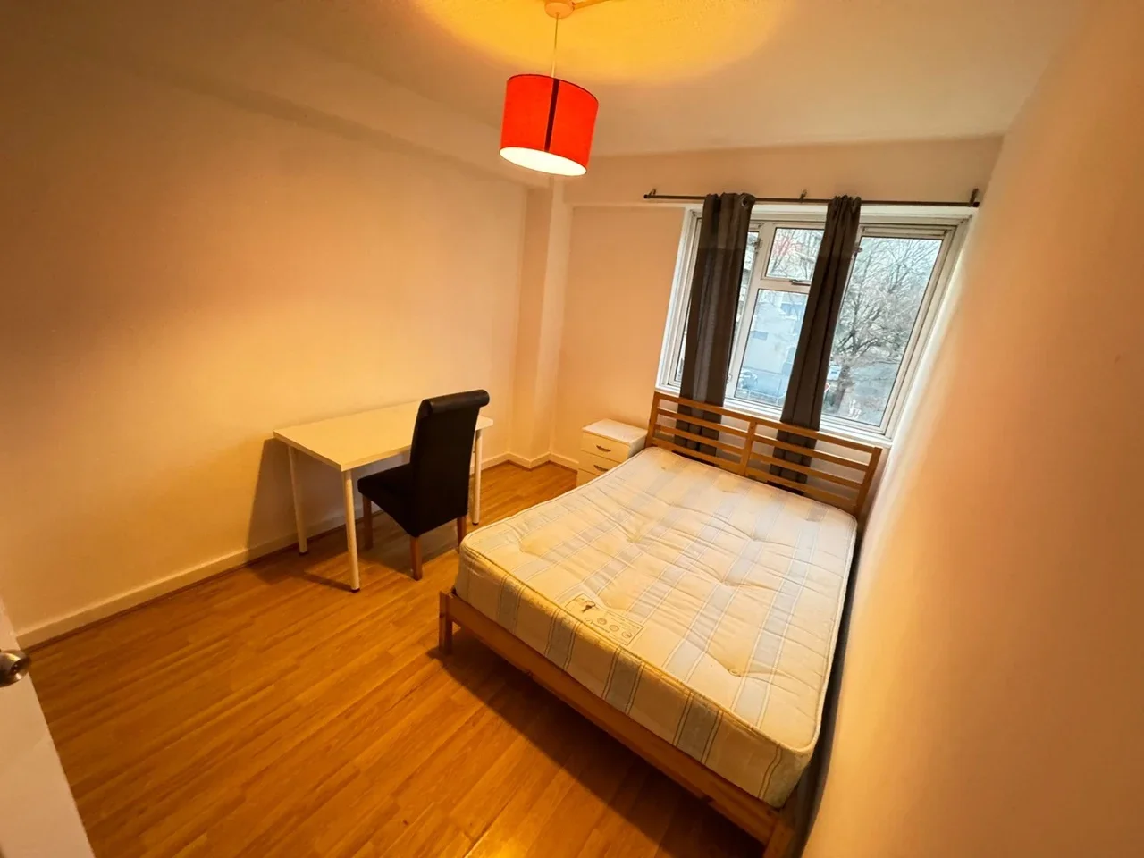 Flat Sidney Street in Greater London
