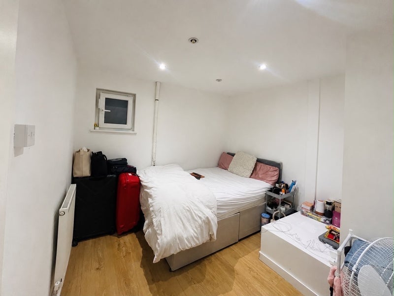 Room The Heights in Greater London