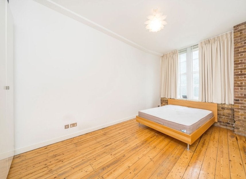 Flat Clerkenwell Road in Greater London