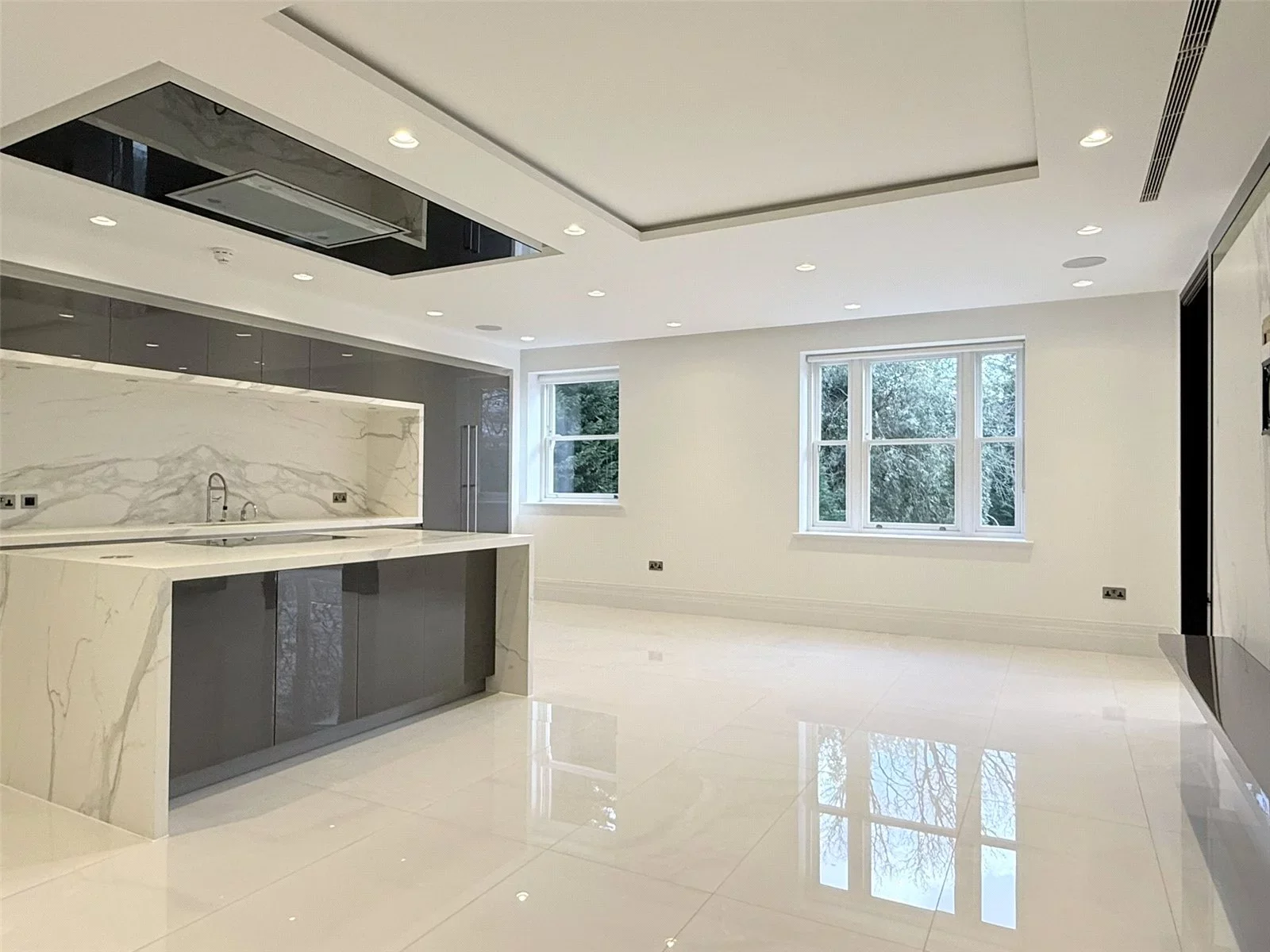Flat Camlet Way in Greater London