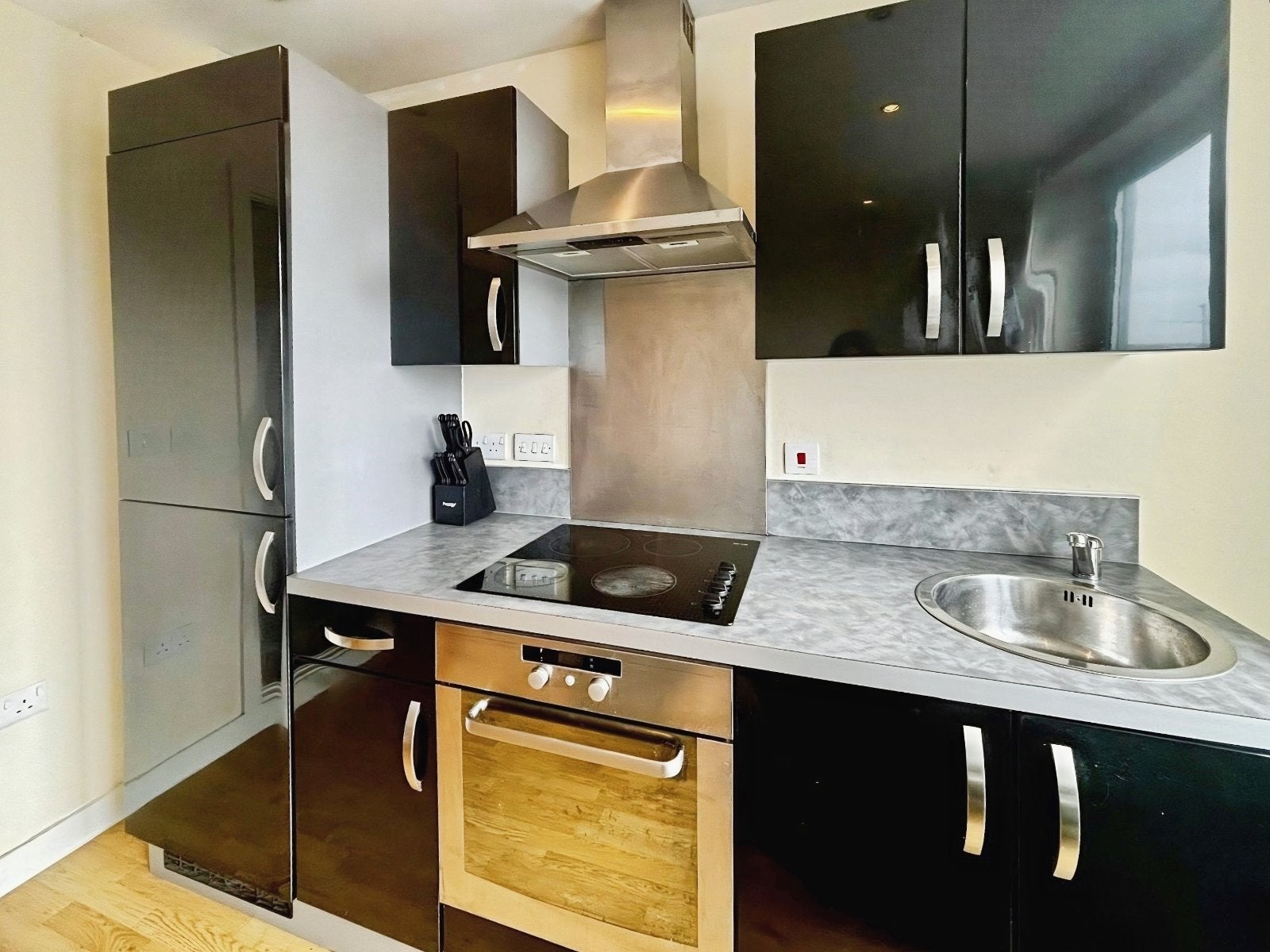 Flat South Accommodation Road in Leeds