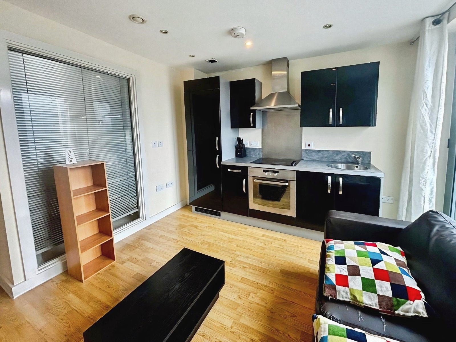 Flat South Accommodation Road in Leeds