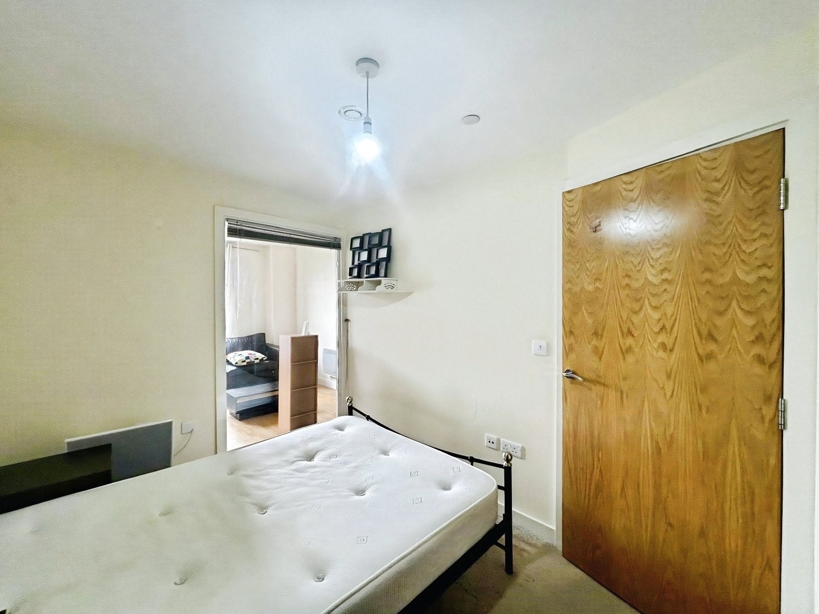 Flat South Accommodation Road in Leeds
