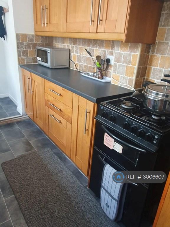 Room Mossley Road in Tameside