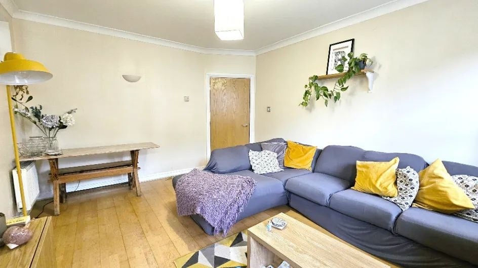 Flat Charles Haller Street in Greater London