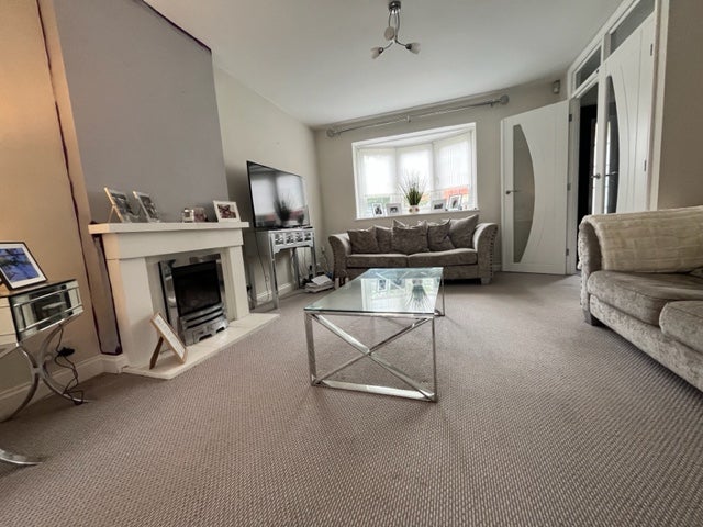 House Vincent Way in Billericay