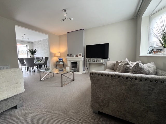 House Vincent Way in Billericay